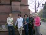 So 05 Apr 2009 09:15:45 CEST

Dank dieser Frauen (eine fehlt noch im Bild) gab es wieder wundersch�ne Palmkreuze